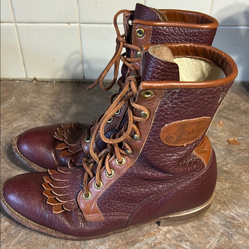 Vtg Justin Kiltie Fringe Leather LaceUp Burgandy/Brn Pebble Leather Boots. Sz 7